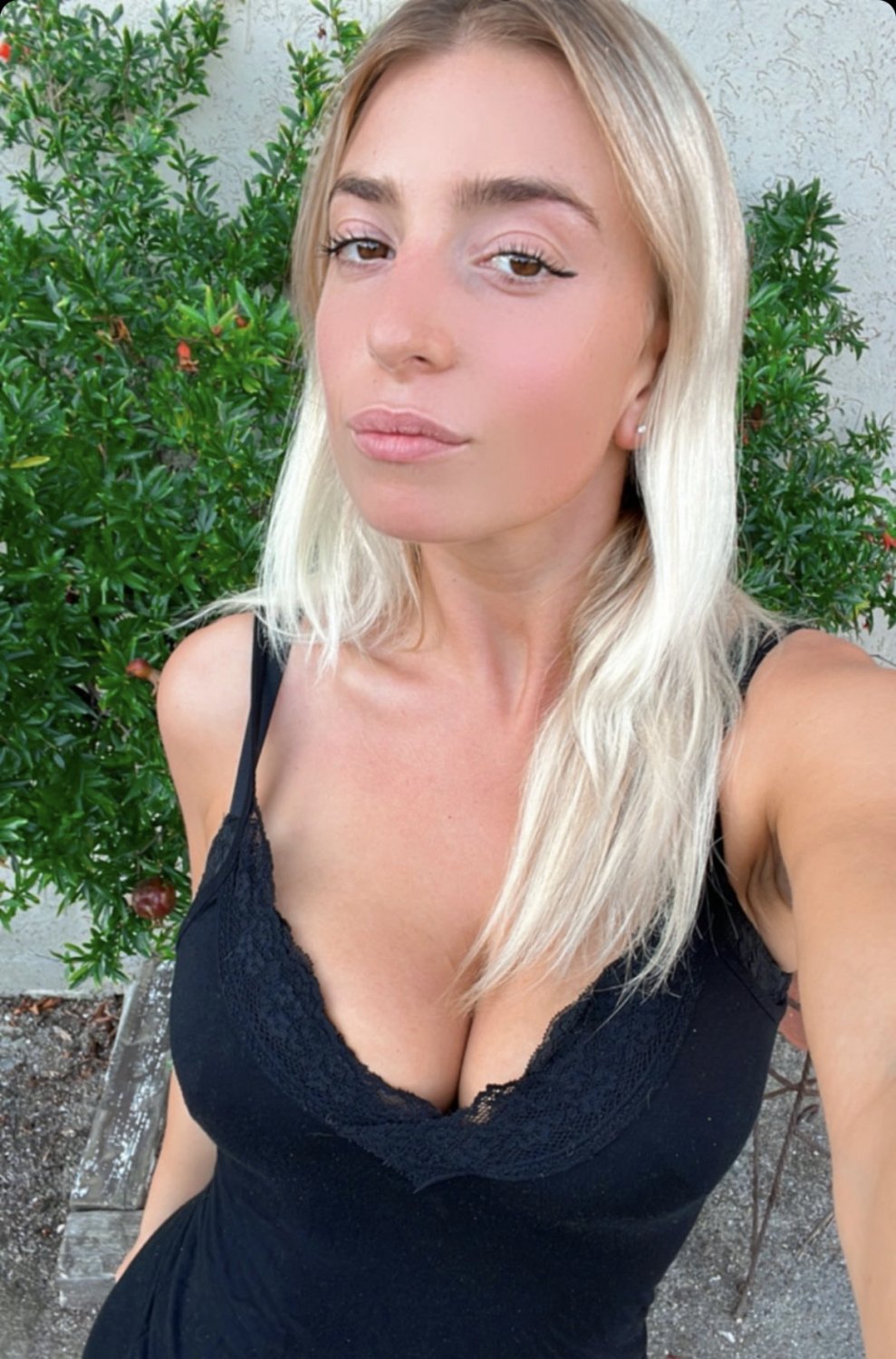 Big tits slut Diana blowjob #PNAftzO2