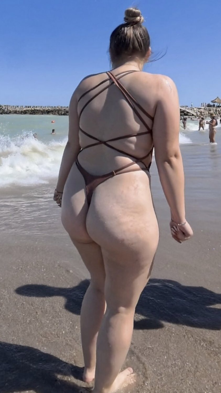 Creeper Keeper: fat whore is confident. Fucking insanely hot🔥🔥🤤 #cdURdO2k